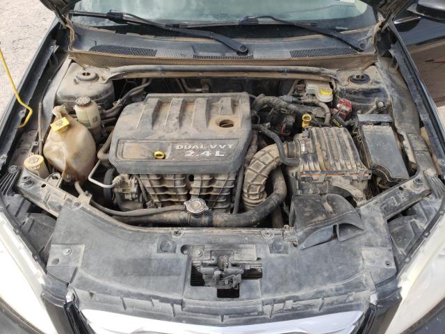 Photo 11 from auction – 2013 CHRYSLER 200 LX with VIN 1C3CCBAB8DN691551