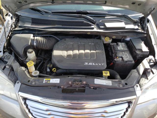 Photo 12 from auction – 2013 CHRYSLER TOWN & COU with VIN 2C4RC1BG2DR696208