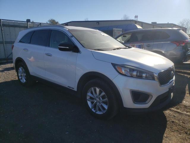 Photo 4 from auction – 2016 KIA SORENTO LX with VIN 5XYPGDA50GG045309