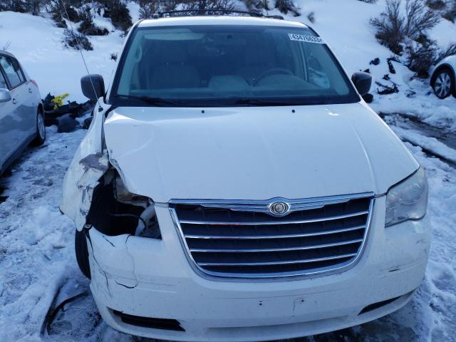 Photo 5 from auction – 2010 CHRYSLER TOWN & COU with VIN 2A4RR4DE5AR368640