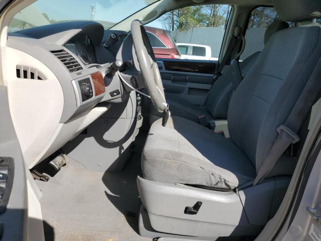 Photo 7 from auction – 2010 CHRYSLER TOWN & COU with VIN 2A4RR5D14AR102755