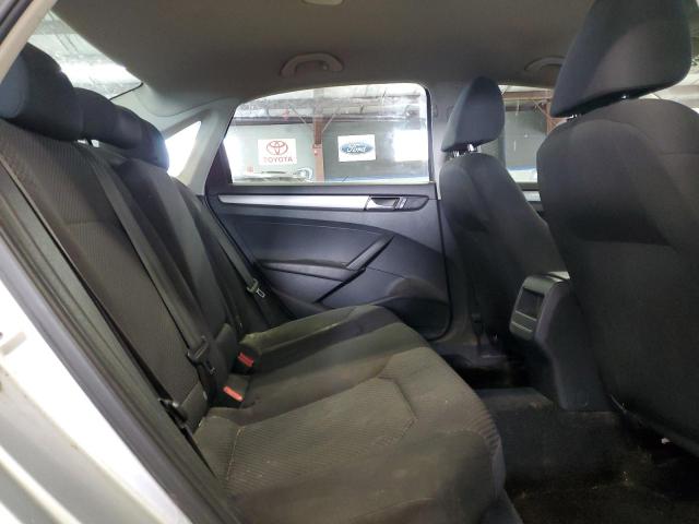 Photo 10 from auction – 2015 VOLKSWAGEN PASSAT S with VIN 1VWAT7A33FC095154