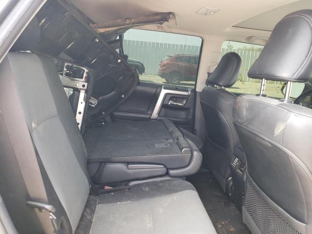 Photo 10 from auction – 2018 TOYOTA 4RUNNER SR with VIN JTEBU5JR6J5589255