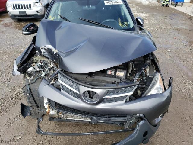 Photo 11 from auction – 2015 TOYOTA RAV4 XLE with VIN JTMRFREV0FD113835