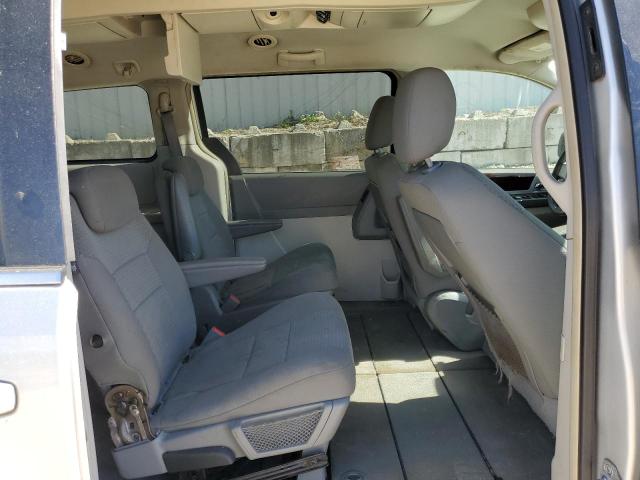 Photo 11 from auction – 2010 CHRYSLER TOWN & COU with VIN 2A4RR5D14AR102755