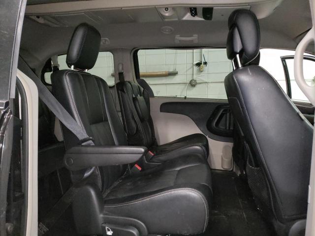 Photo 11 from auction – 2015 CHRYSLER TOWN & COU with VIN 2C4RC1CG7FR506727