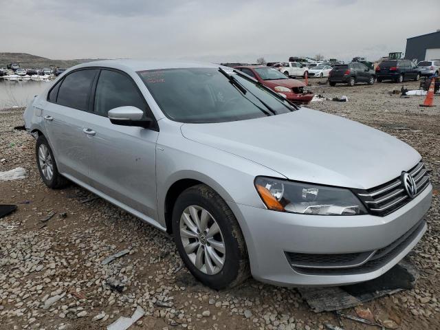 Photo 4 from auction – 2015 VOLKSWAGEN PASSAT S with VIN 1VWAT7A35FC009066