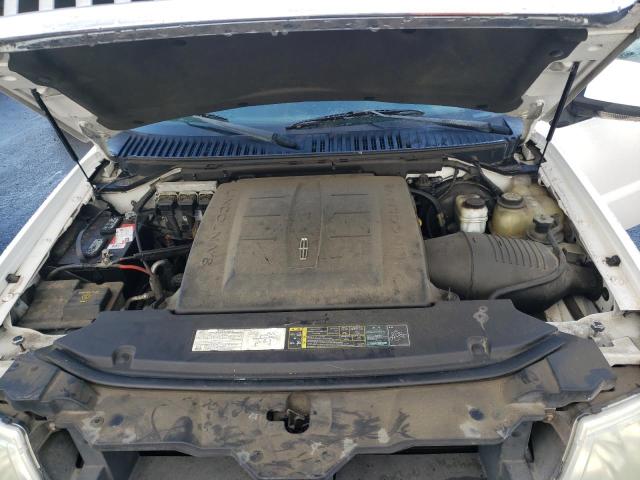 Photo 12 from auction – 2005 LINCOLN NAVIGATOR with VIN 5LMFU27575LJ21165