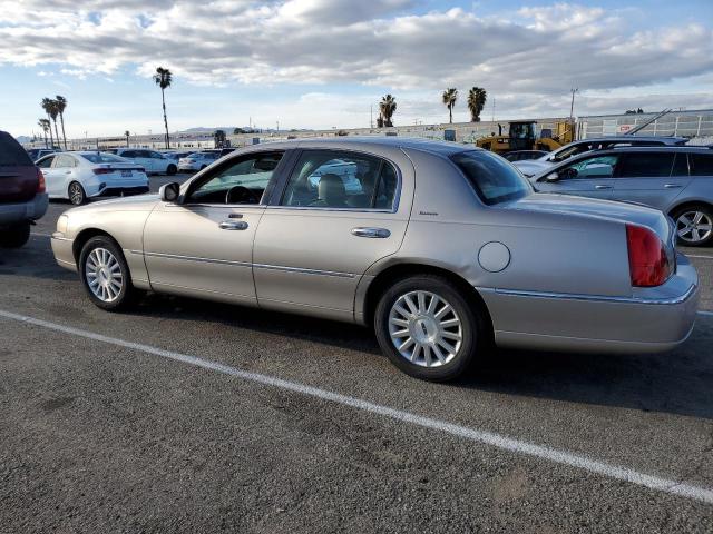 Photo 2 from auction – 2003 LINCOLN TOWN CAR E with VIN 1LNHM81W23Y682647