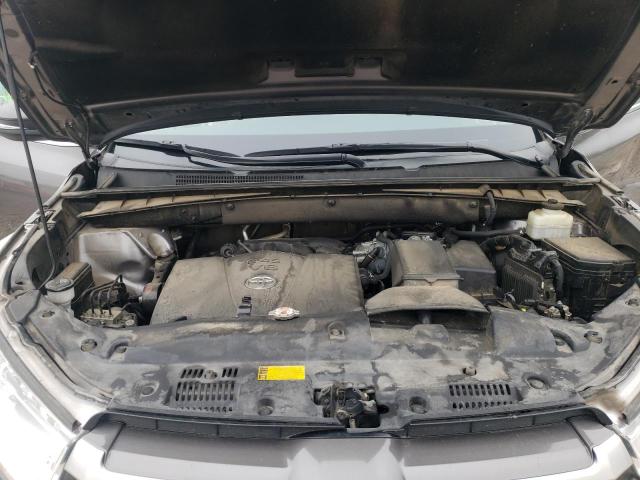 Photo 11 from auction – 2018 TOYOTA HIGHLANDER with VIN 5TDJZRFH5JS538638