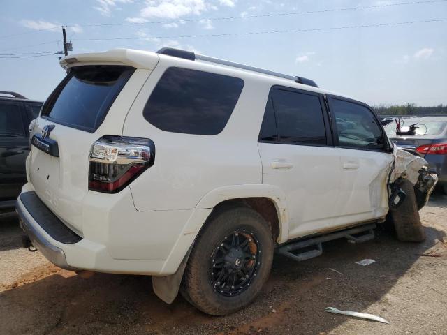 Photo 3 from auction – 2015 TOYOTA 4RUNNER SR with VIN JTEBU5JR0F5240826