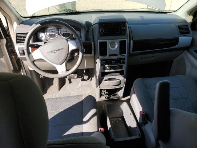 Photo 8 from auction – 2010 CHRYSLER TOWN & COU with VIN 2A4RR5D14AR102755