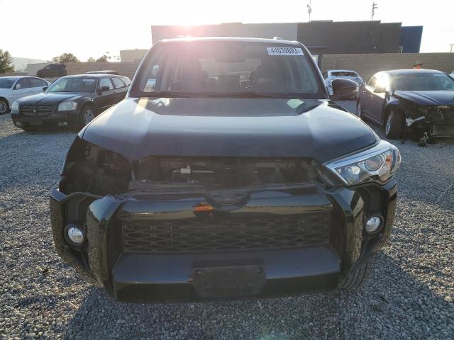 Photo 5 from auction – 2018 TOYOTA 4RUNNER SR with VIN JTEZU5JR3J5173288