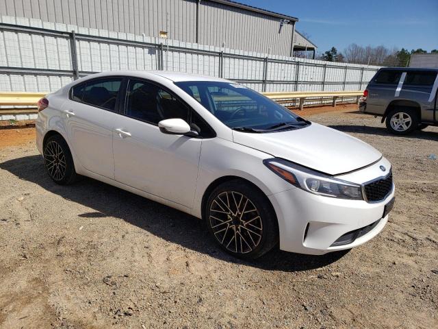 Zdjęcie 4 z aukcji – 2017 KIA FORTE LX z VIN 3KPFK4A74HE065539
