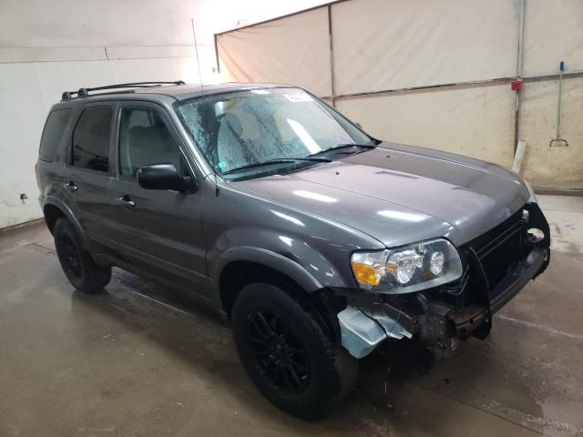 Photo 4 from auction – 2005 FORD ESCAPE LIM with VIN 1FMCU94195KA38794