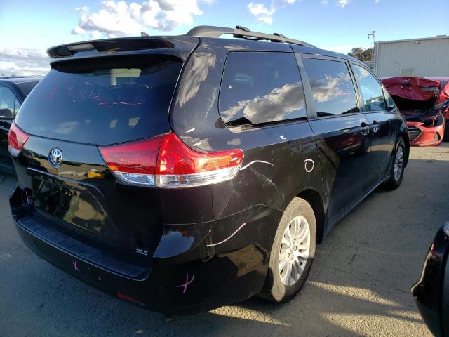 Photo 3 from auction – 2013 TOYOTA SIENNA XLE with VIN 5TDYK3DC2DS384904