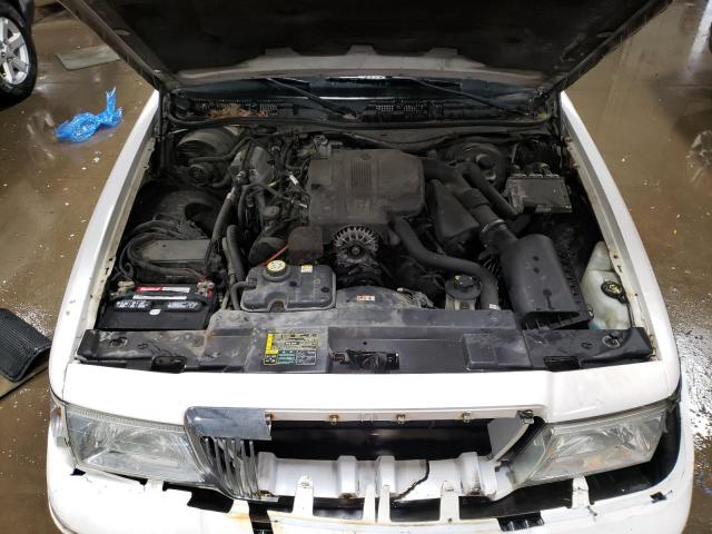 Photo 11 from auction – 2005 MERCURY GRAND MARQ with VIN 2MEFM74W75X645676