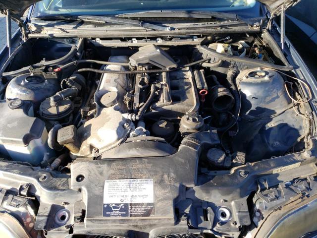 Photo 11 from auction – 2004 BMW 325 IS SUL with VIN WBAAZ33494KP87774
