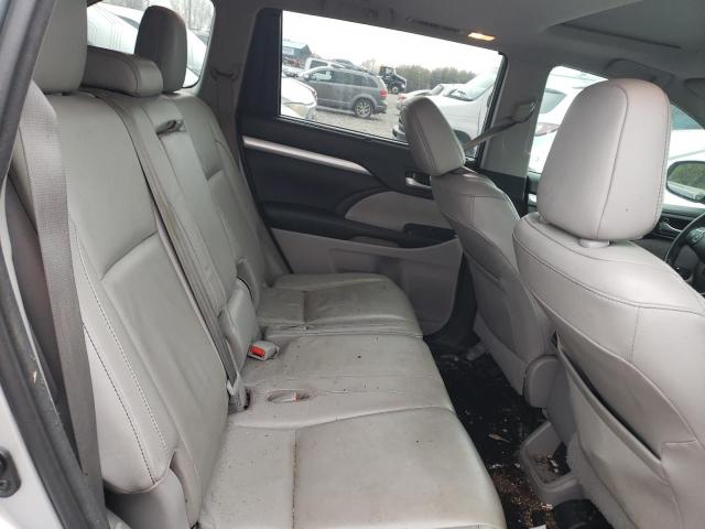 Photo 11 from auction – 2017 TOYOTA HIGHLANDER with VIN 5TDKZRFHXHS520232