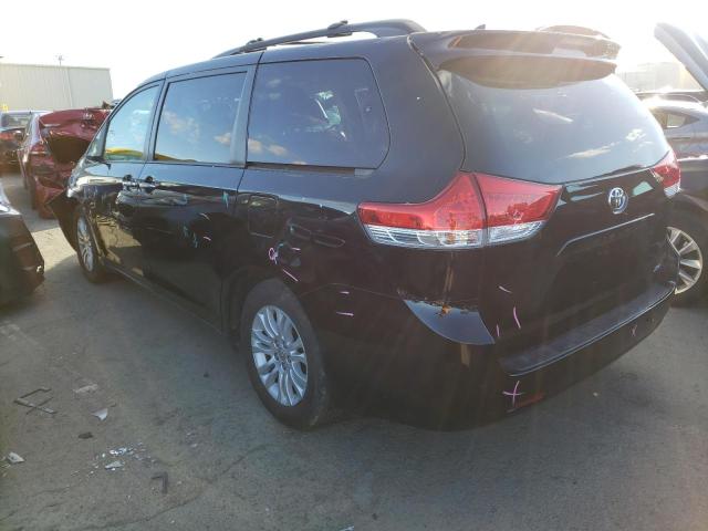 Photo 2 from auction – 2013 TOYOTA SIENNA XLE with VIN 5TDYK3DC2DS384904
