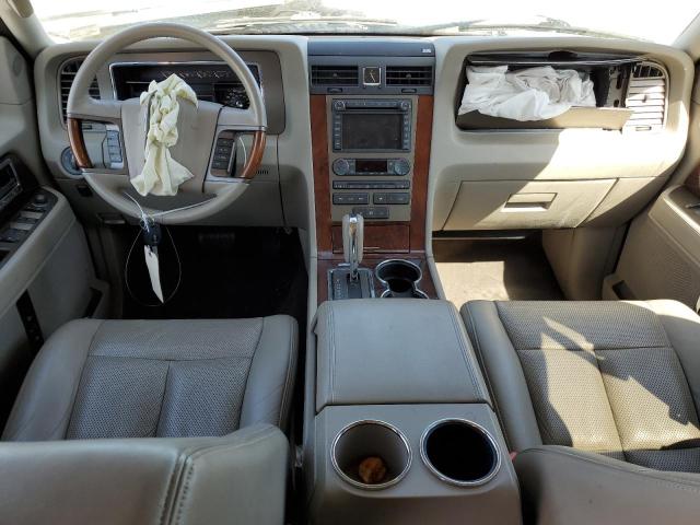 Photo 8 from auction – 2011 LINCOLN NAVIGATOR with VIN 5LMJJ2J50BEJ03263