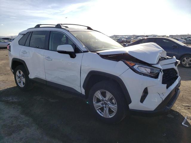 Photo 4 from auction – 2021 TOYOTA RAV4 XLE with VIN 2T3W1RFV5MC131703