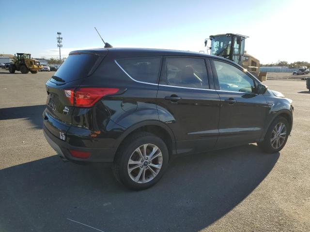Photo 3 from auction – 2019 FORD ESCAPE SE with VIN 1FMCU9GDXKUA28233