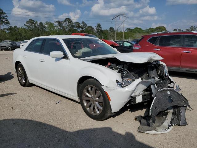 Photo 4 from auction – 2015 CHRYSLER 300 LIMITE with VIN 2C3CCARG3FH757106
