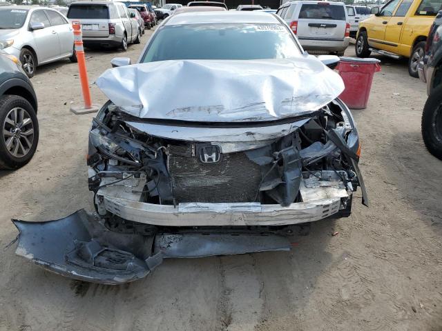 Photo 5 from auction – 2017 HONDA CIVIC LX with VIN 19XFC2F54HE009965