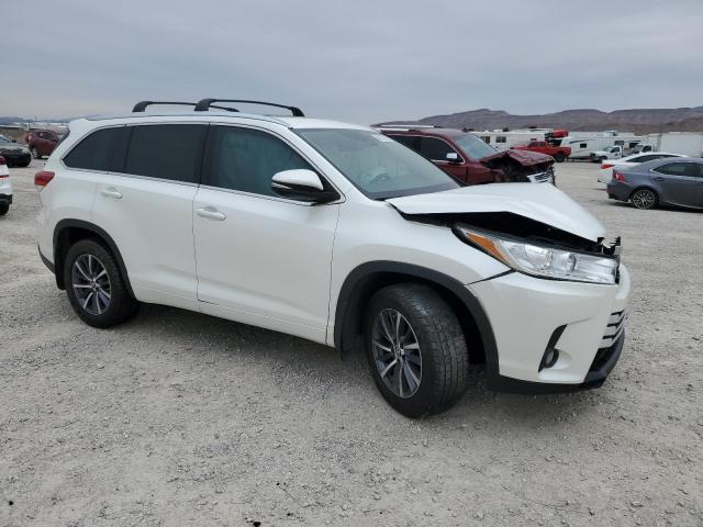 Photo 4 from auction – 2017 TOYOTA HIGHLANDER with VIN 5TDJZRFH3HS437561
