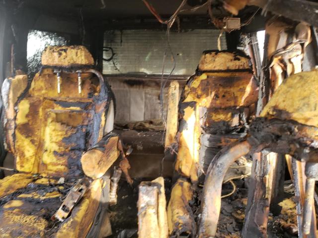 Photo 10 from auction – 2000 CHEVROLET ASTRO with VIN 1GBDM19W5YB181930