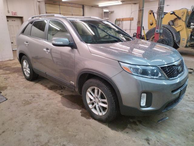 Photo 4 from auction – 2015 KIA SORENTO LX with VIN 5XYKTCA65FG642625