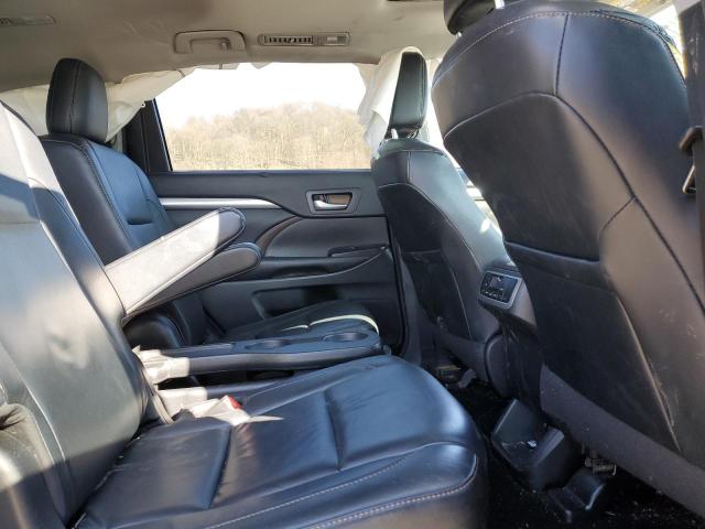 Photo 11 from auction – 2018 TOYOTA HIGHLANDER with VIN 5TDJZRFH4JS880081