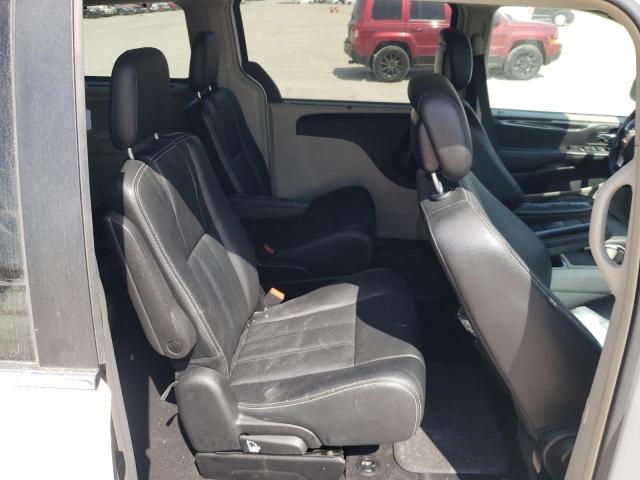 Photo 11 from auction – 2015 CHRYSLER TOWN & COU with VIN 2C4RC1BG0FR740709