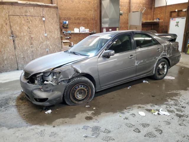 TOYOTA CAMRY LE 2005 with VIN 4T1BE32K25U582477 - Photo from auction