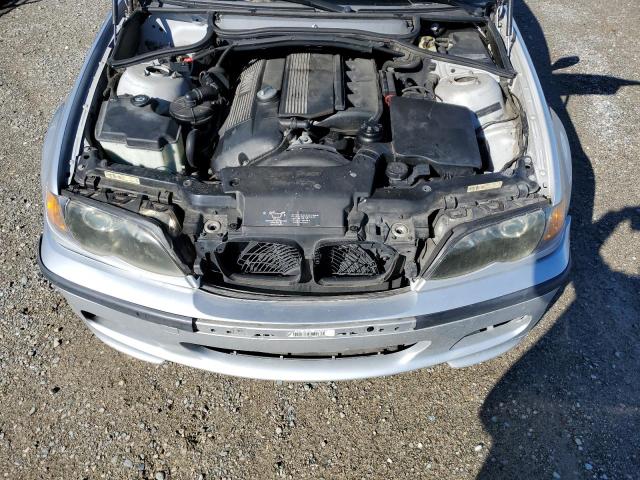 Photo 11 from auction – 2004 BMW 330 I with VIN WBAEV53434KM38117