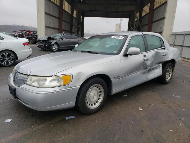 LINCOLN TOWN CAR E 2002 with VIN 1LNHM81W72Y611457 - Photo from auction