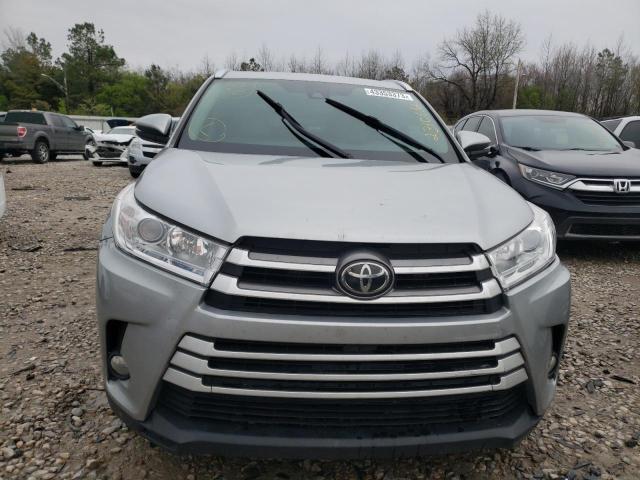 Photo 5 from auction – 2017 TOYOTA HIGHLANDER with VIN 5TDKZRFHXHS520232