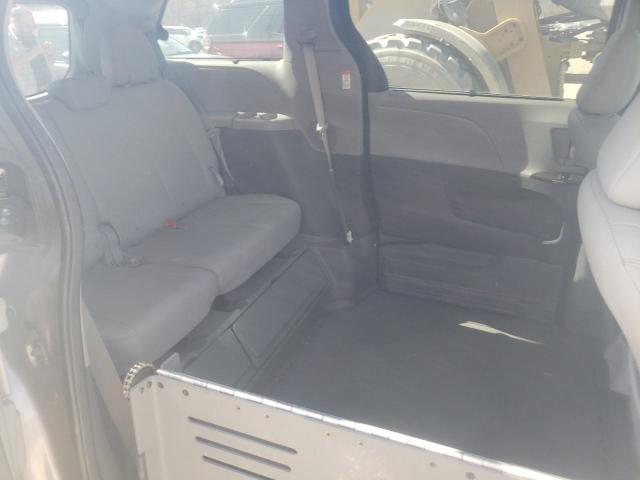 Photo 11 from auction – 2016 TOYOTA SIENNA XLE with VIN 5TDYK3DC8GS756671