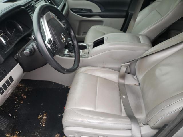Photo 7 from auction – 2017 TOYOTA HIGHLANDER with VIN 5TDKZRFHXHS520232