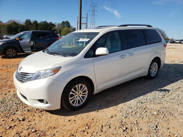 TOYOTA SIENNA XLE 2017 with VIN 5TDYZ3DC0HS772232 - Photo from auction