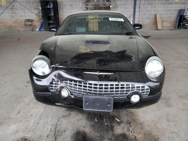 Photo 11 from auction – 2002 FORD THUNDERBIR with VIN 1FAHP60A52Y119571