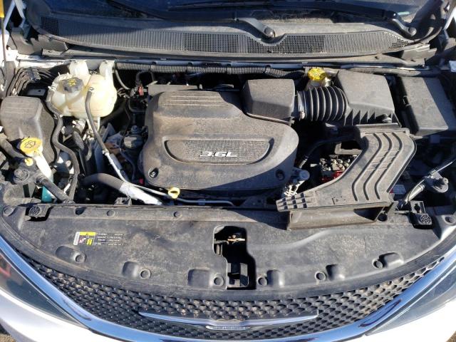 Photo 12 from auction – 2017 CHRYSLER PACIFICA T with VIN 2C4RC1DG9HR610458