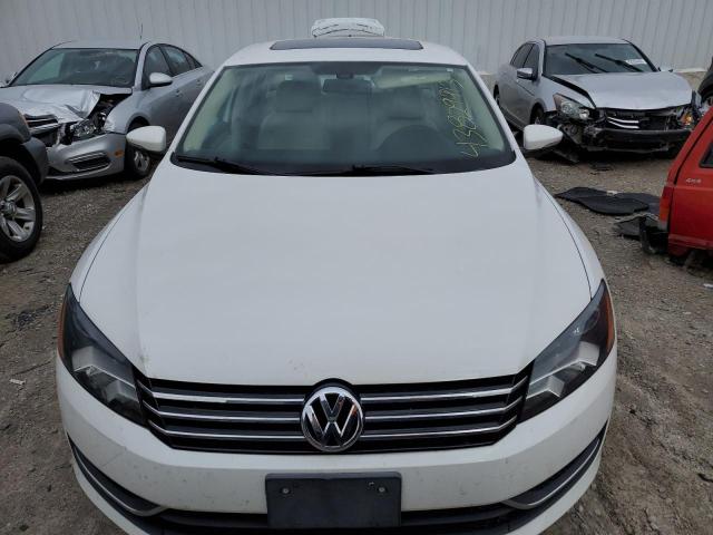 Photo 5 from auction – 2012 VOLKSWAGEN PASSAT SE with VIN 1VWBP7A38CC090469