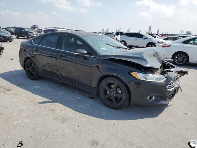 Zdjęcie 4 z aukcji – 2016 FORD FUSION SE z VIN 3FA6P0HD2GR382478