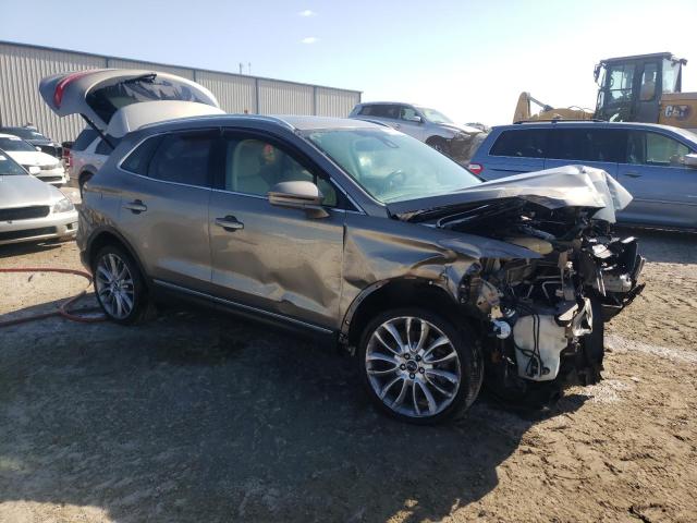 Photo 4 from auction – 2016 LINCOLN MKC RESERV with VIN 5LMCJ3C94GUJ31580