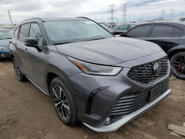 Photo 4 from auction – 2022 TOYOTA HIGHLANDER with VIN 5TDJZRBH3NS209822