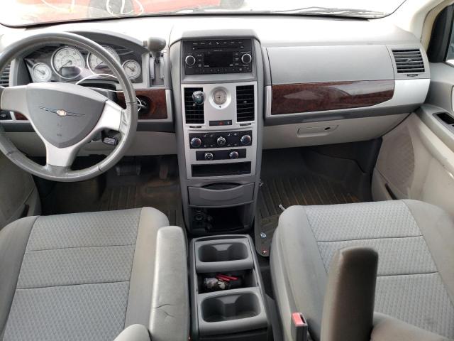 Photo 8 from auction – 2010 CHRYSLER TOWN & COU with VIN 2A4RR5D1XAR285806