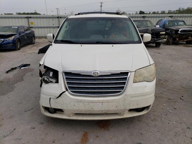 Photo 5 from auction – 2010 CHRYSLER TOWN & COU with VIN 2A4RR5D1XAR285806