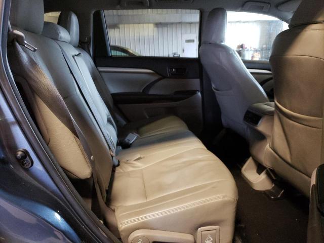Photo 11 from auction – 2018 TOYOTA HIGHLANDER with VIN 5TDBZRFH0JS828211